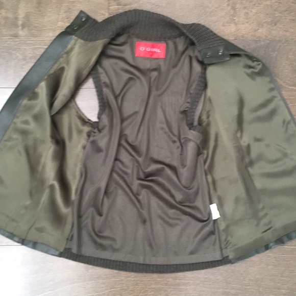 🍁 Dark Olive Green Leather & Knit Vest - Picture 3 of 5